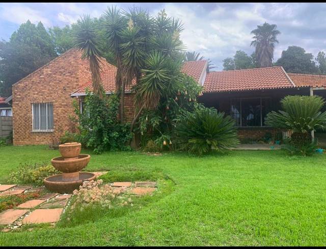 3 BEDROOM PROPERTY TO RENT IN BIRCHLEIGH NORTH